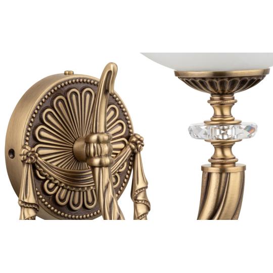 elegans luxus diszes villa kastely szalon vilagitas klasszikus polgari falikar lampa arany rez kristaly.jpg